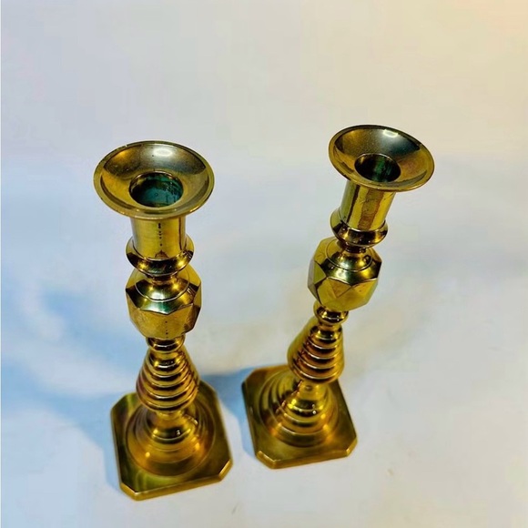 Pair of Vintage Brass Tapered Candleholders – 10.25” Tall. MCM Geometric Design. - Picture 3 of 7